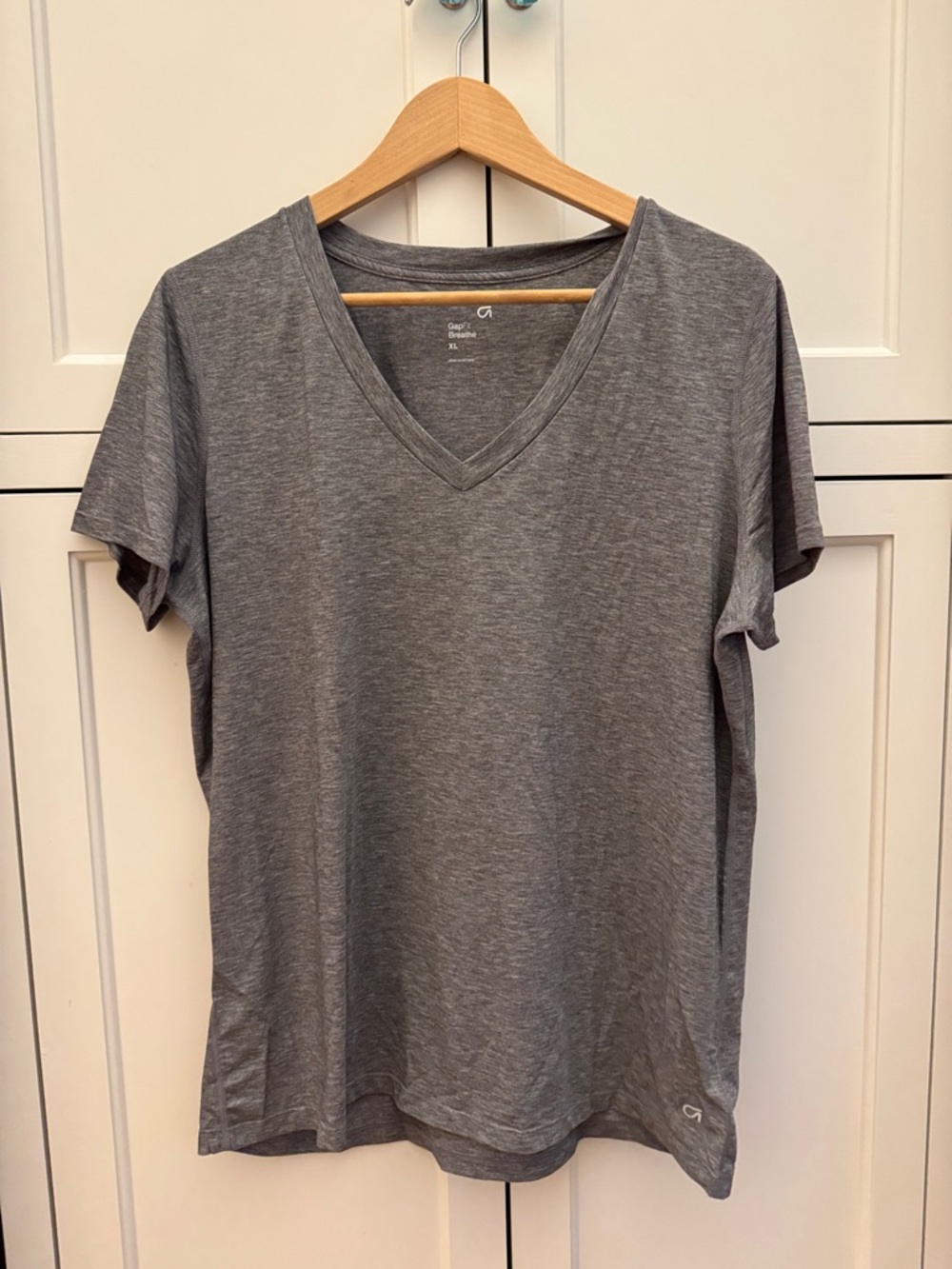 GAP Women's Heather Gray V-Neck Short Sleeve Tee